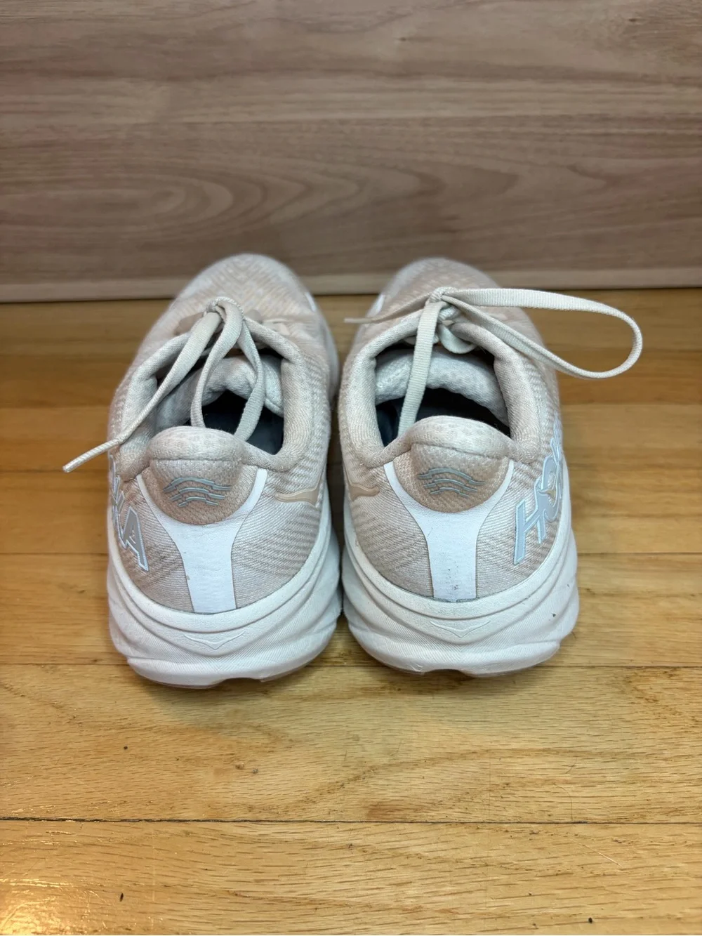 Hoka Women's Clifton 9 Sneakers - Size 7.5